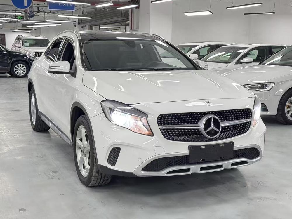 Mercedes-Benz Mercedes-Benz GLA