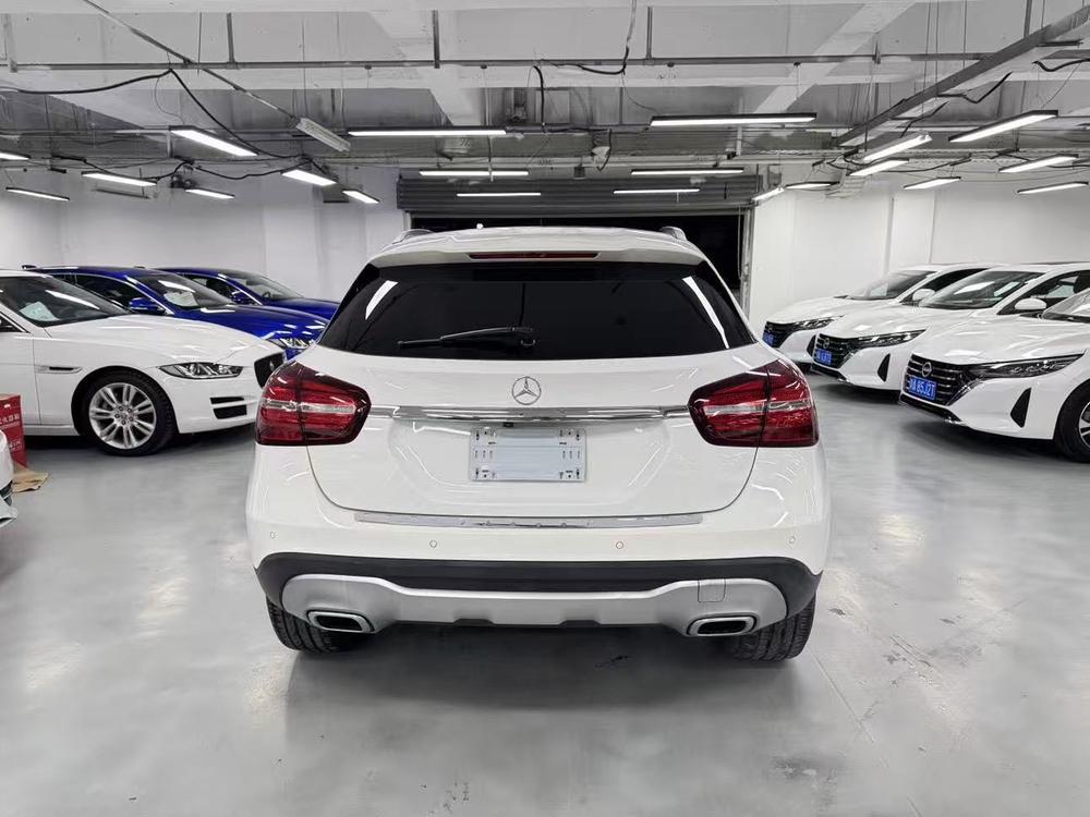 Mercedes-Benz Mercedes-Benz GLA