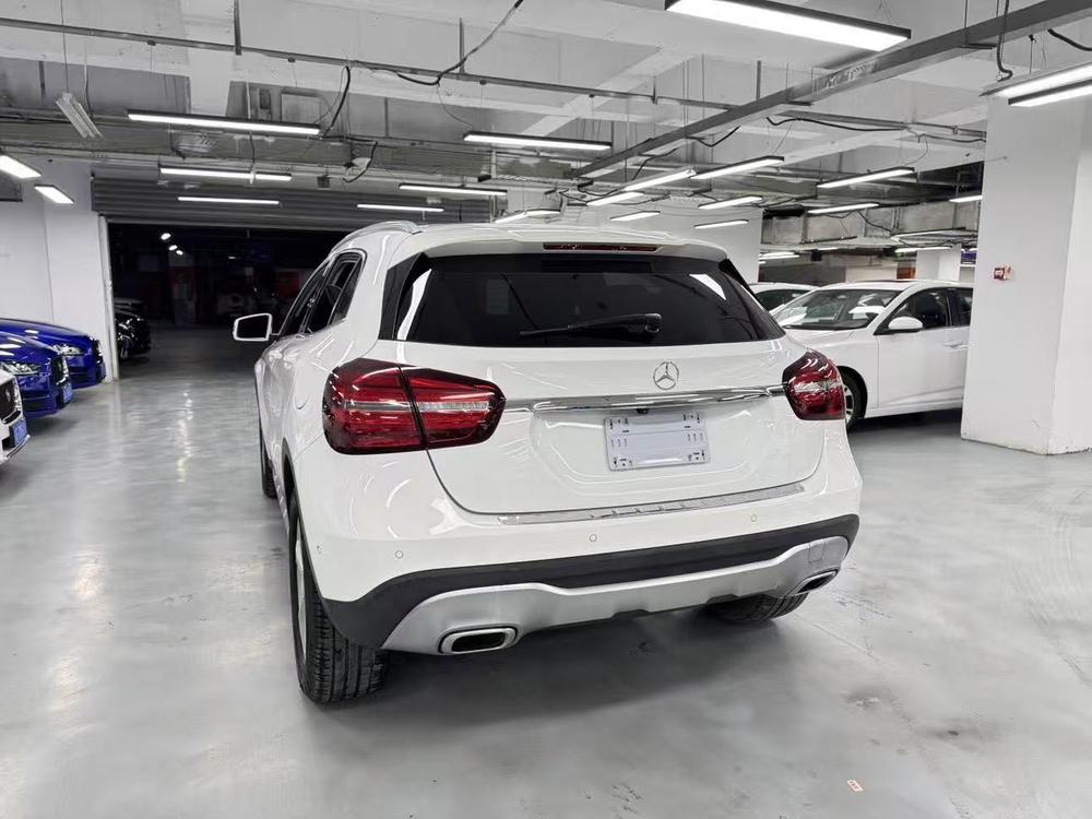 Mercedes-Benz Mercedes-Benz GLA