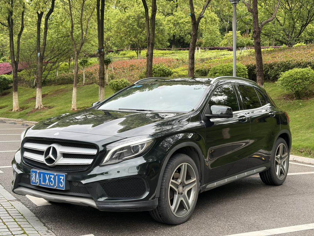 Mercedes-Benz Mercedes-Benz GLA
