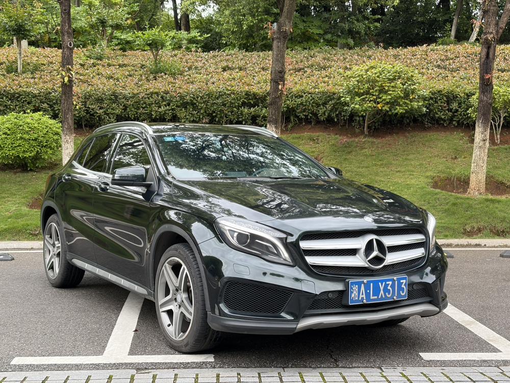 Mercedes-Benz Mercedes-Benz GLA