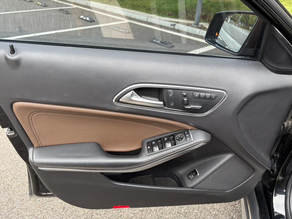 Mercedes-Benz Mercedes-Benz GLA