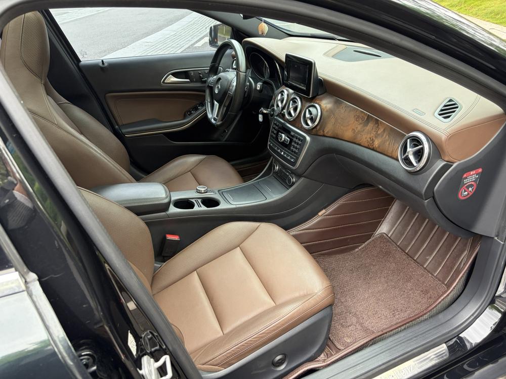 Mercedes-Benz Mercedes-Benz GLA