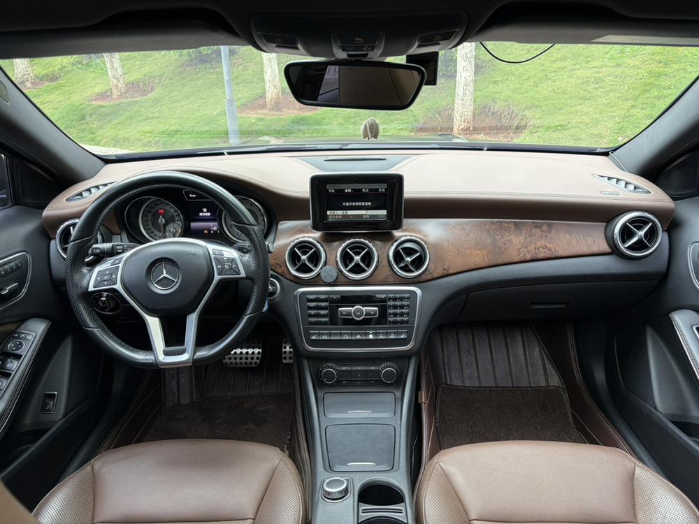 Mercedes-Benz Mercedes-Benz GLA