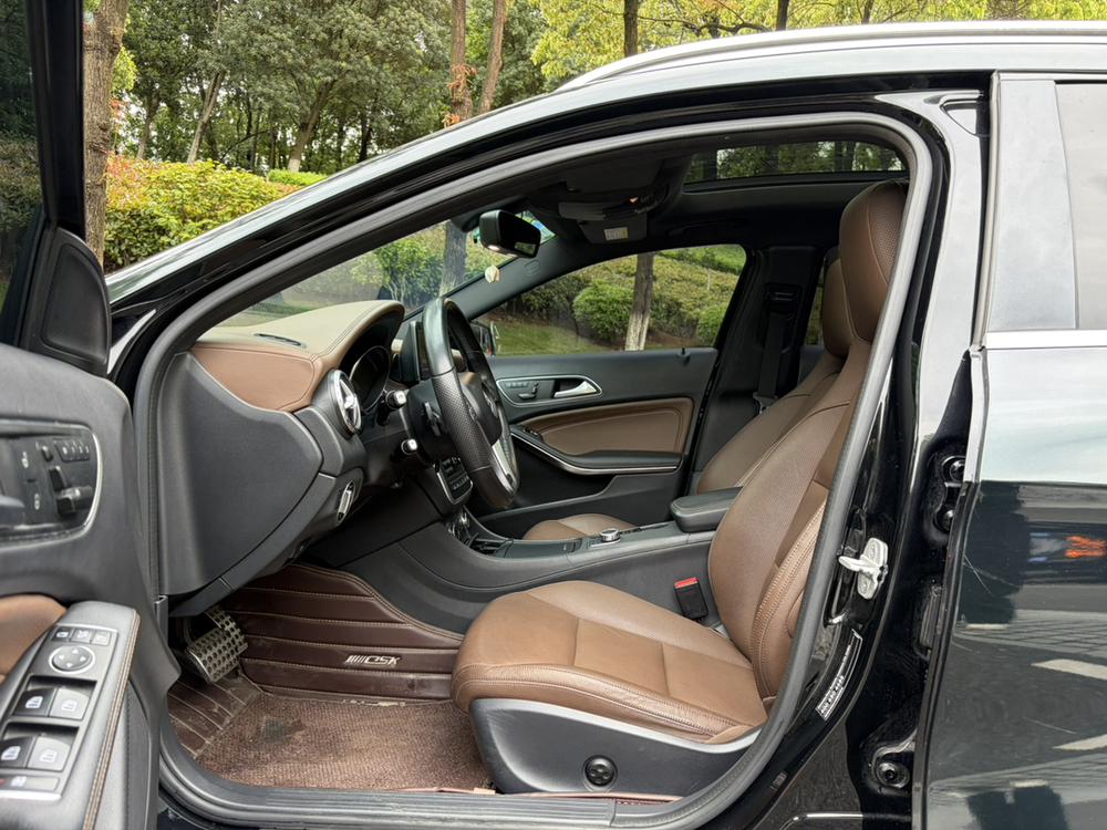 Mercedes-Benz Mercedes-Benz GLA