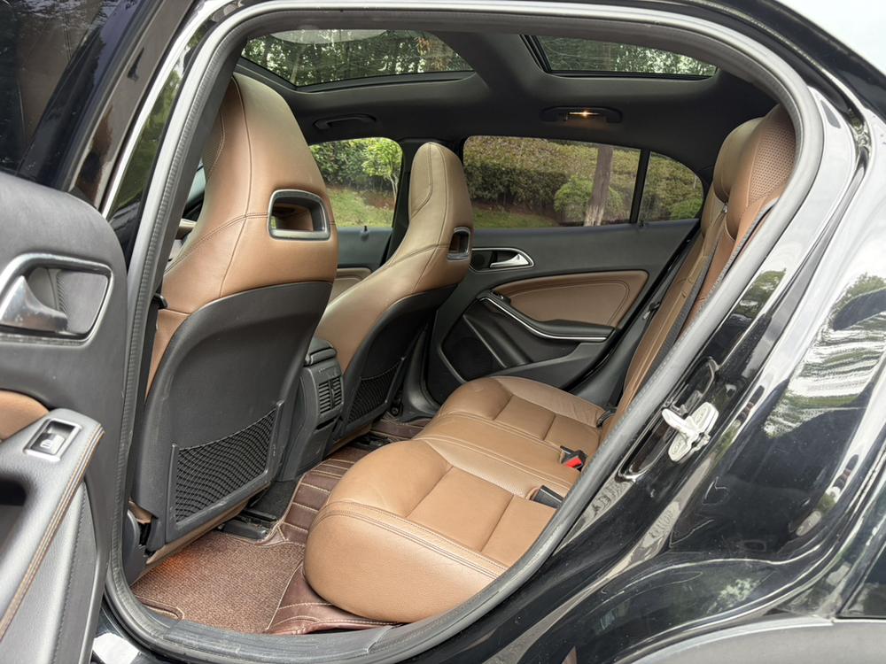 Mercedes-Benz Mercedes-Benz GLA