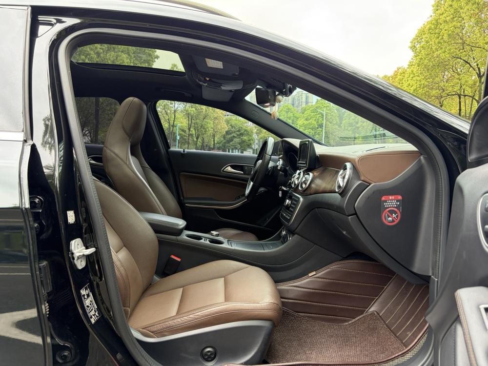Mercedes-Benz Mercedes-Benz GLA