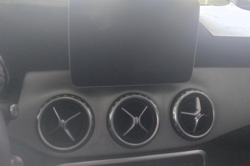 Mercedes-Benz Mercedes-Benz GLA