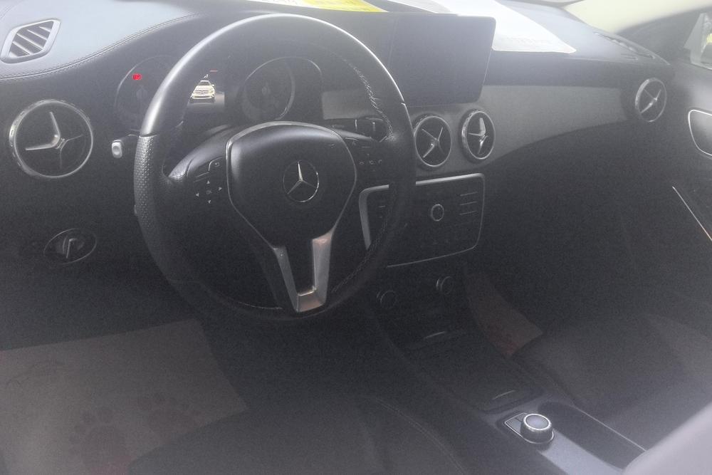 Mercedes-Benz Mercedes-Benz GLA