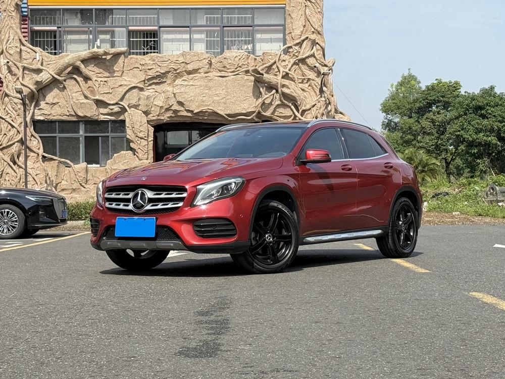 Mercedes-Benz Mercedes-Benz GLA