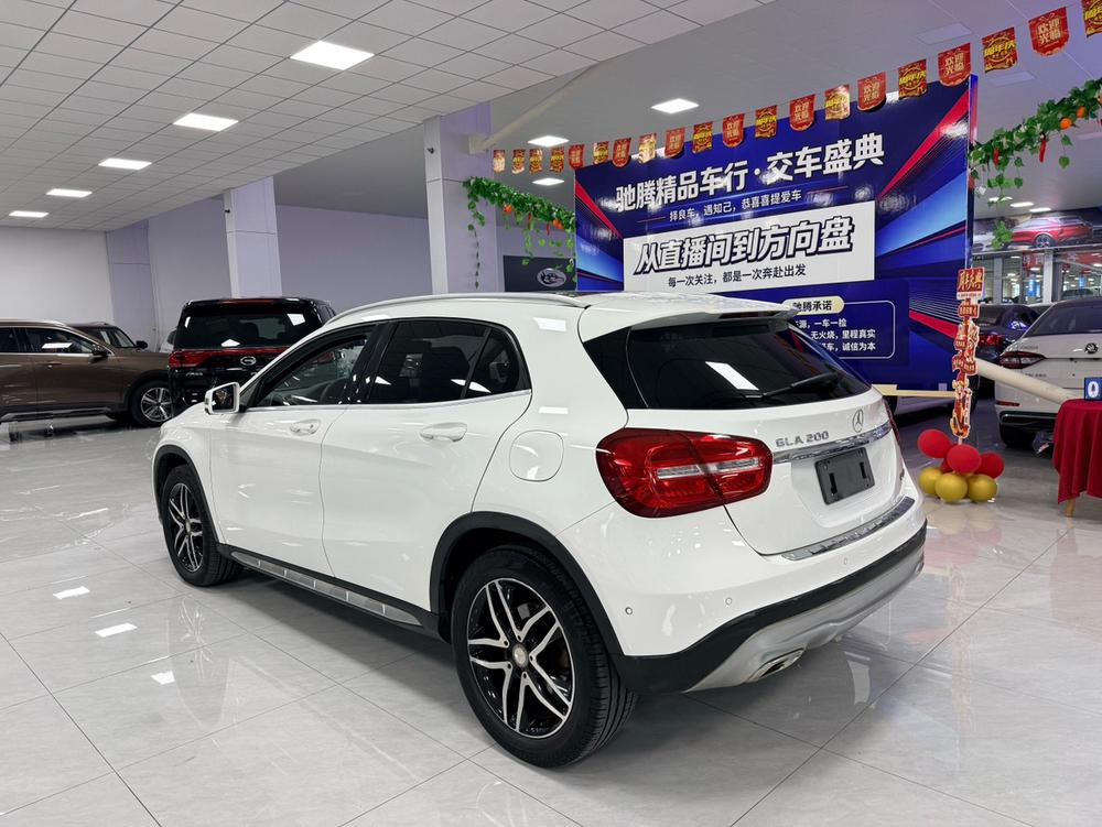 Mercedes-Benz Mercedes-Benz GLA