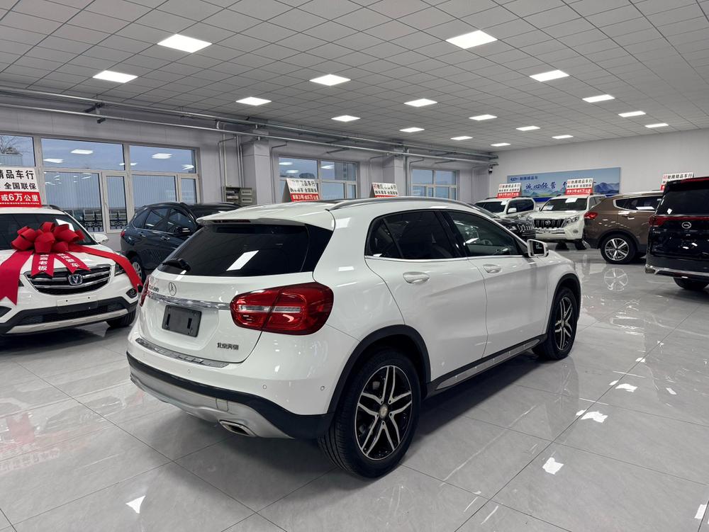 Mercedes-Benz Mercedes-Benz GLA