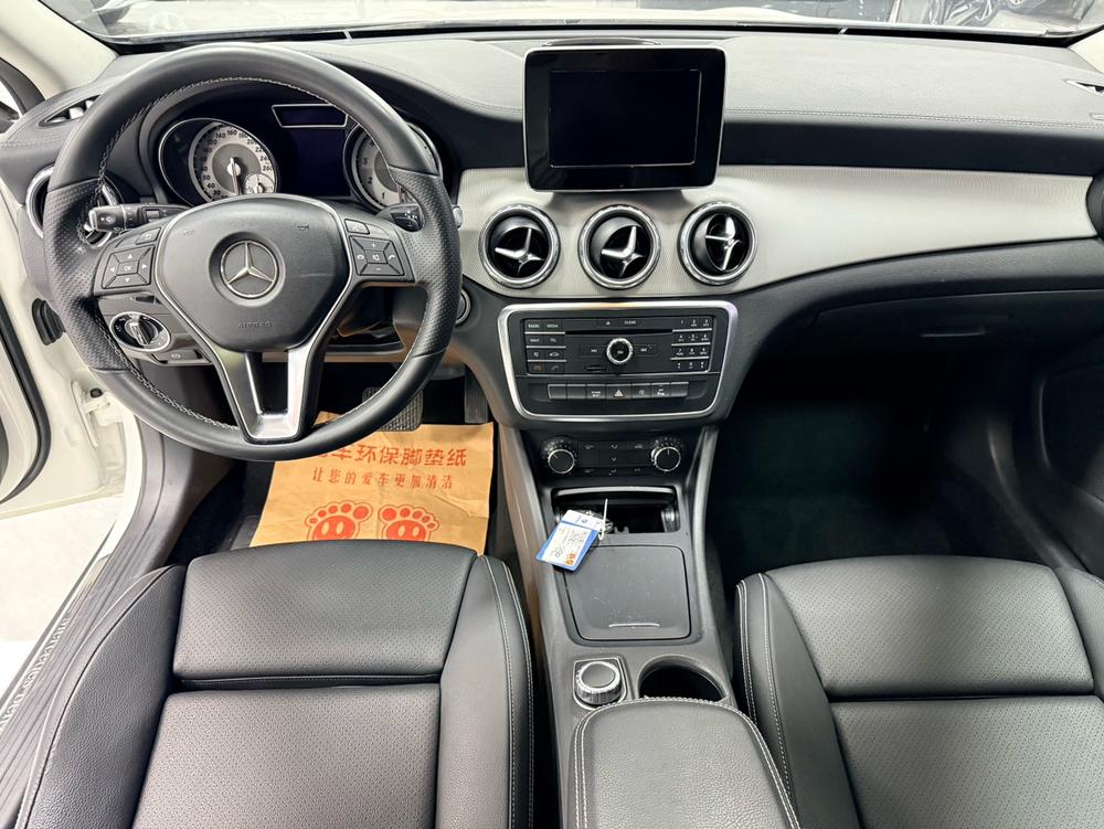 Mercedes-Benz Mercedes-Benz GLA