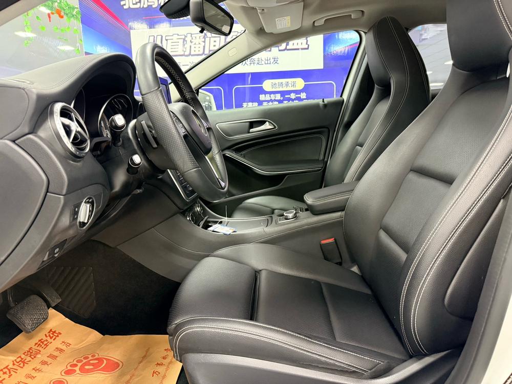 Mercedes-Benz Mercedes-Benz GLA