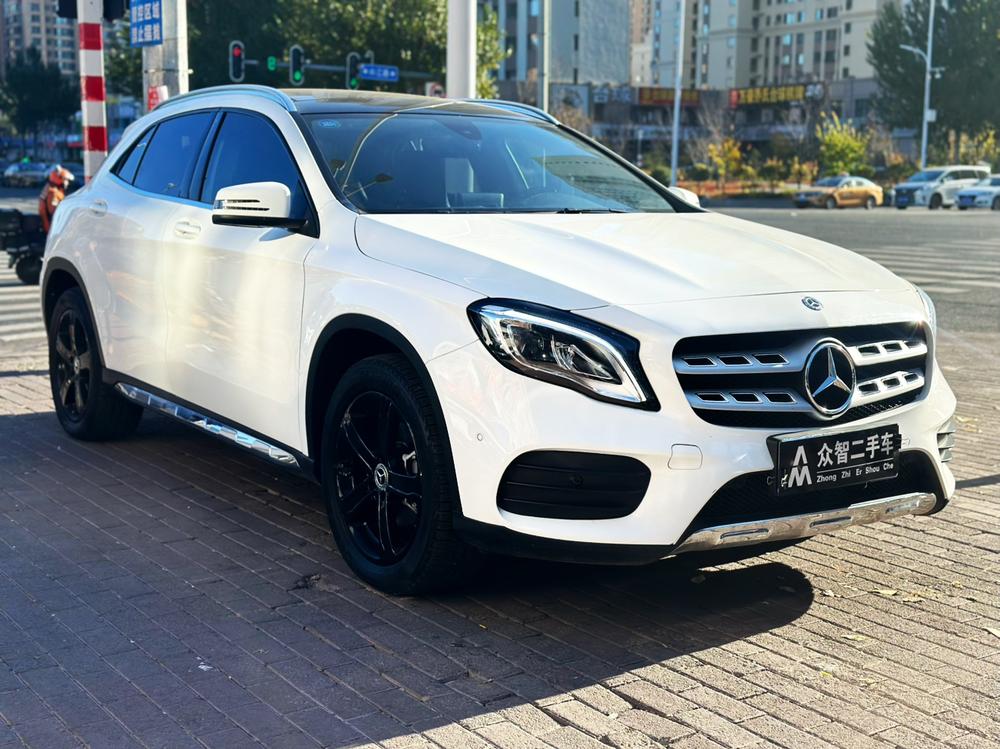 Mercedes-Benz Mercedes-Benz GLA