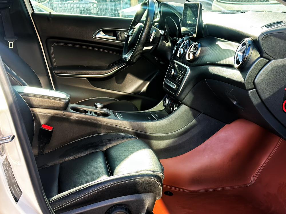 Mercedes-Benz Mercedes-Benz GLA