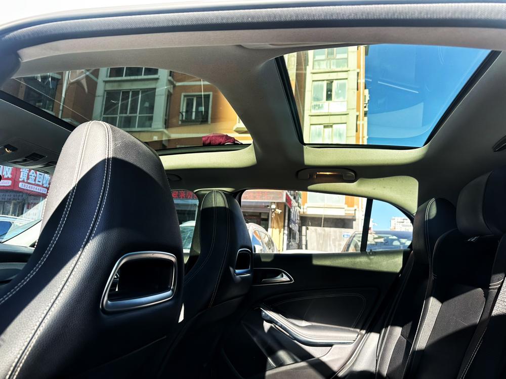 Mercedes-Benz Mercedes-Benz GLA