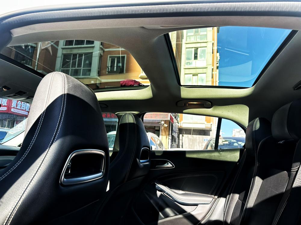 Mercedes-Benz Mercedes-Benz GLA