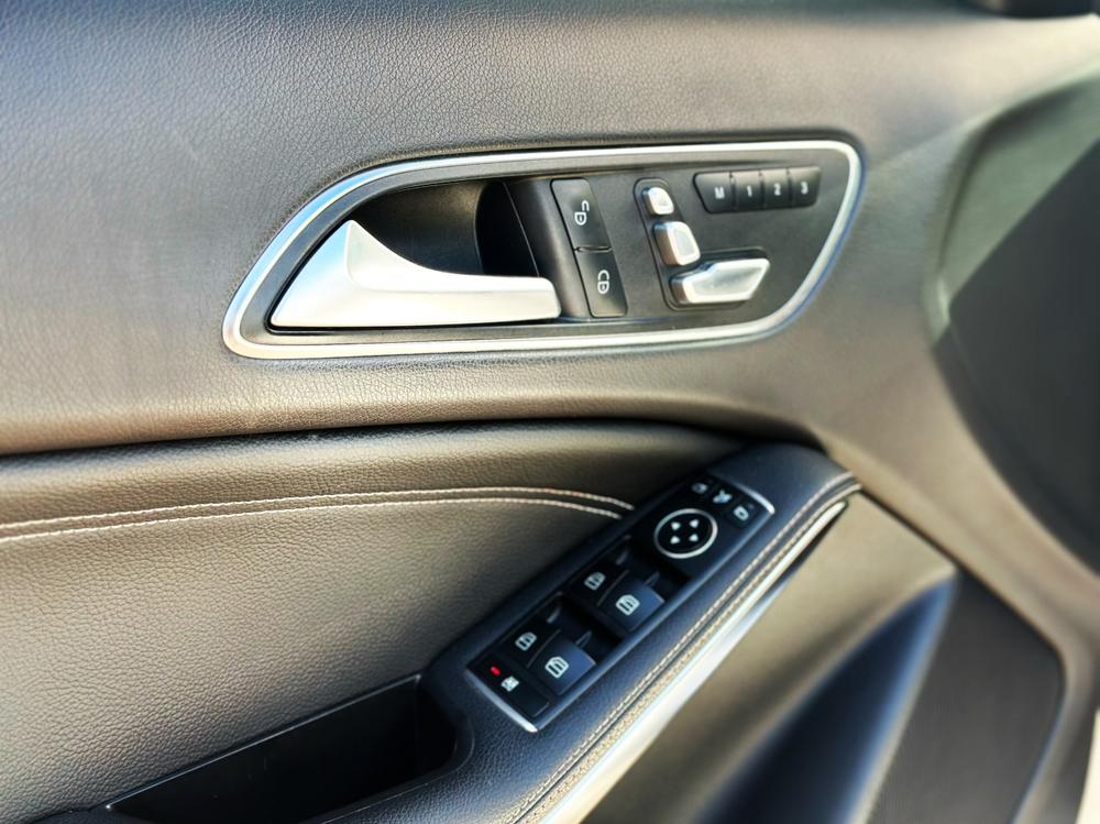 Mercedes-Benz Mercedes-Benz GLA