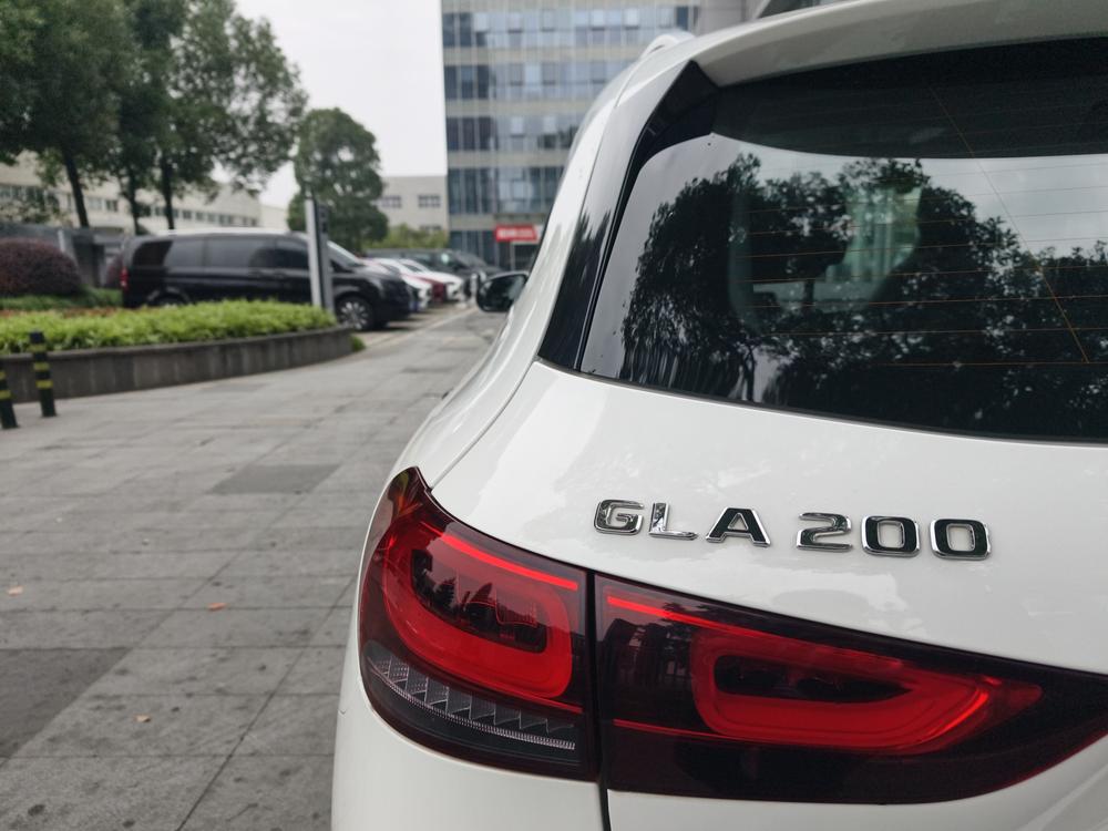 Mercedes-Benz Mercedes-Benz GLA