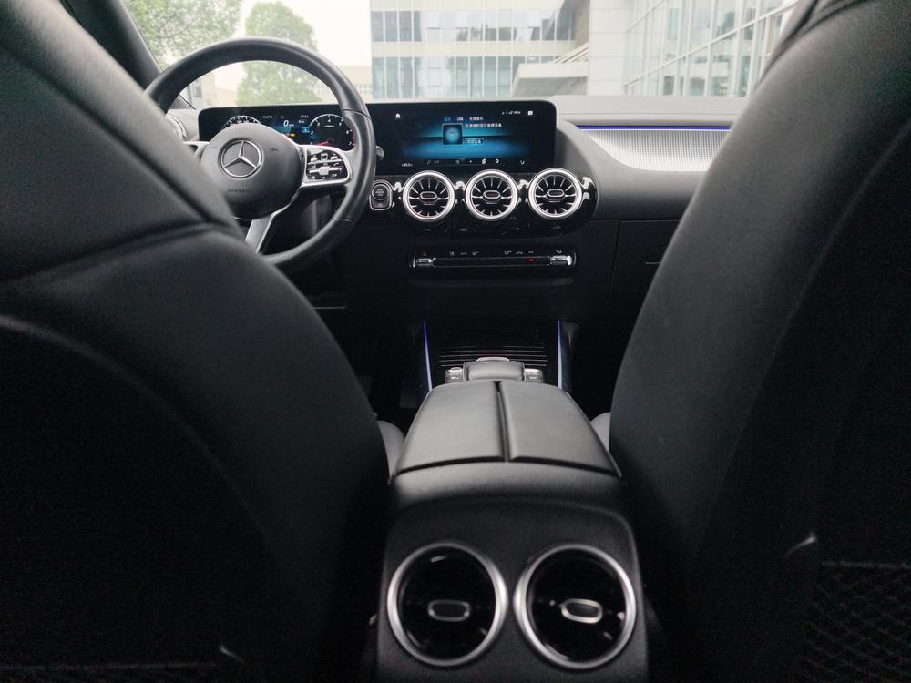 Mercedes-Benz Mercedes-Benz GLA