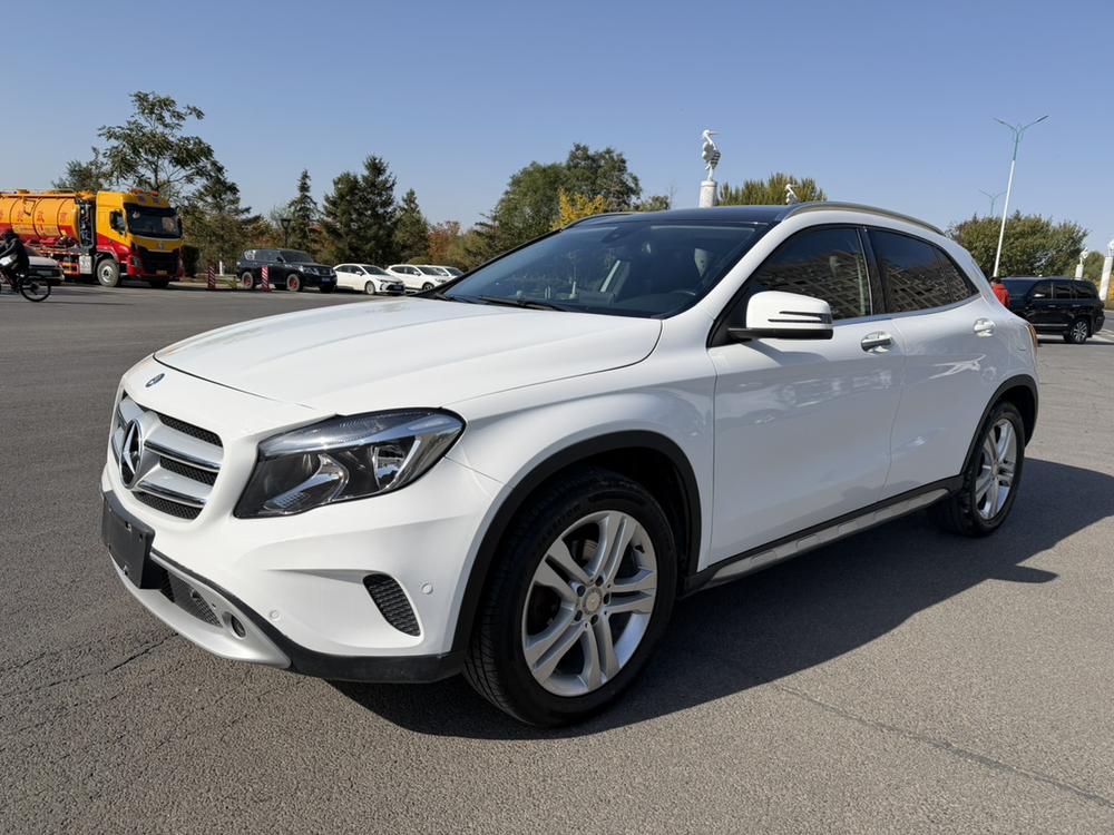 Mercedes-Benz Mercedes-Benz GLA