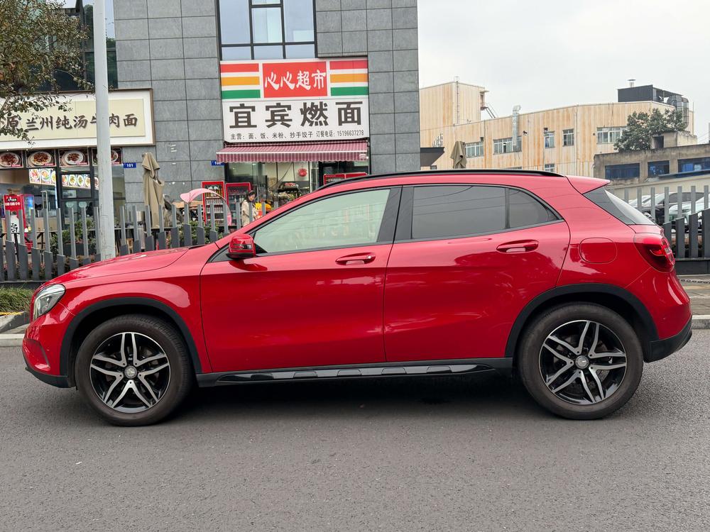 Mercedes-Benz Mercedes-Benz GLA