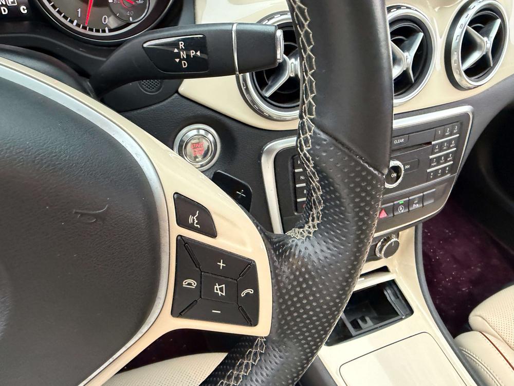 Mercedes-Benz Mercedes-Benz GLA