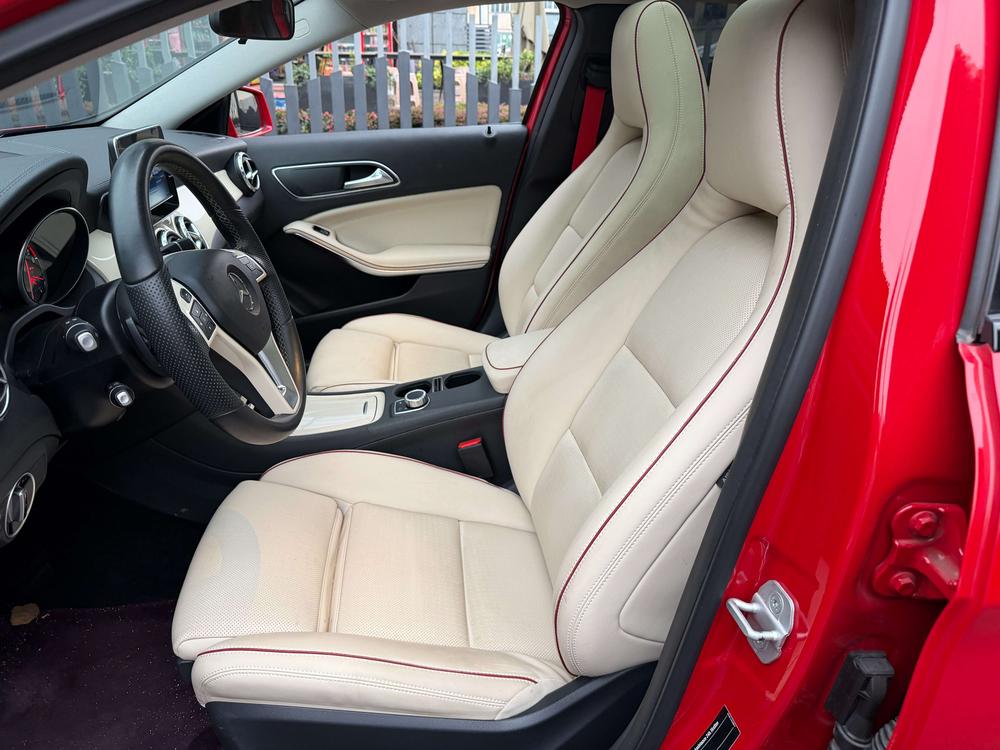Mercedes-Benz Mercedes-Benz GLA