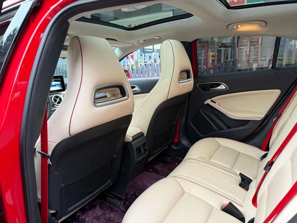 Mercedes-Benz Mercedes-Benz GLA