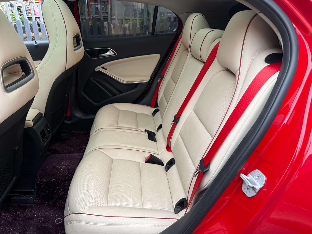 Mercedes-Benz Mercedes-Benz GLA