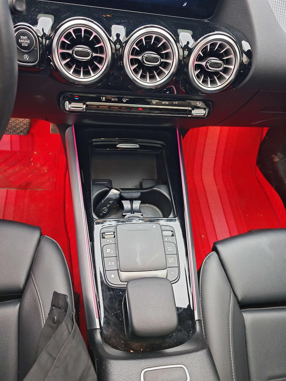 Mercedes-Benz Mercedes-Benz GLA