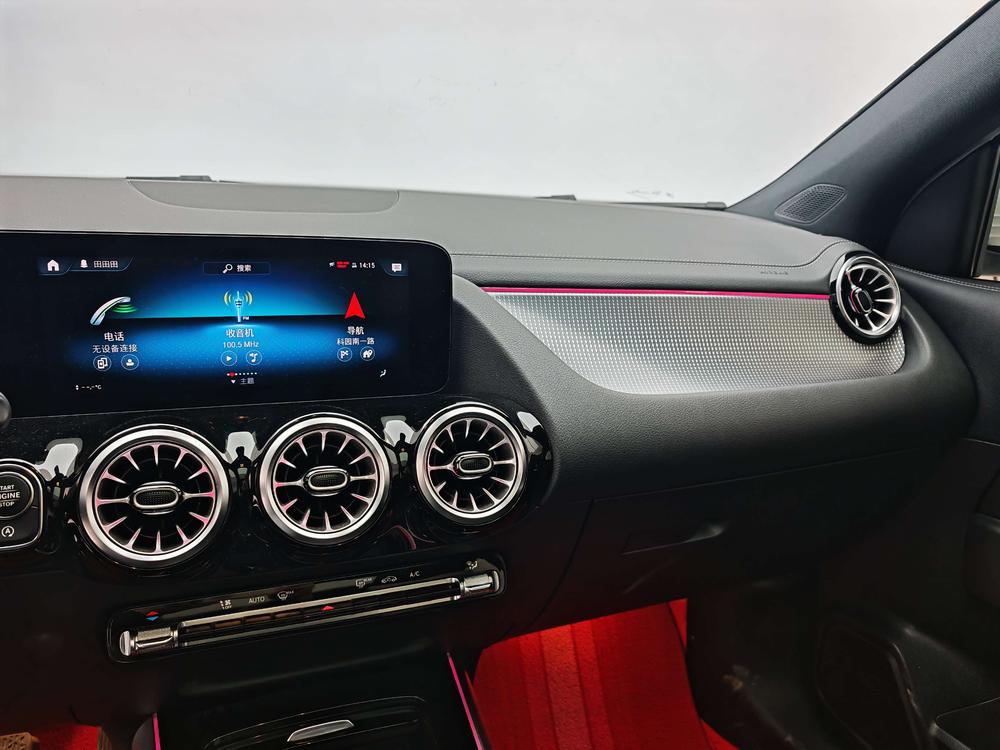 Mercedes-Benz Mercedes-Benz GLA