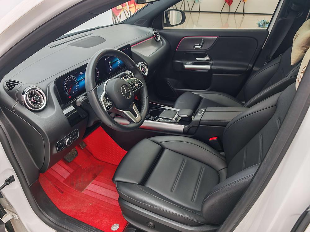 Mercedes-Benz Mercedes-Benz GLA