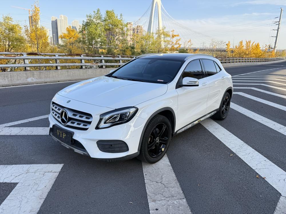 Mercedes-Benz Mercedes-Benz GLA