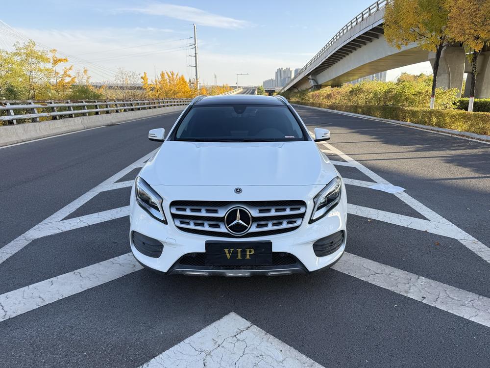 Mercedes-Benz Mercedes-Benz GLA