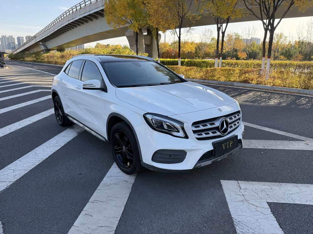 Mercedes-Benz Mercedes-Benz GLA
