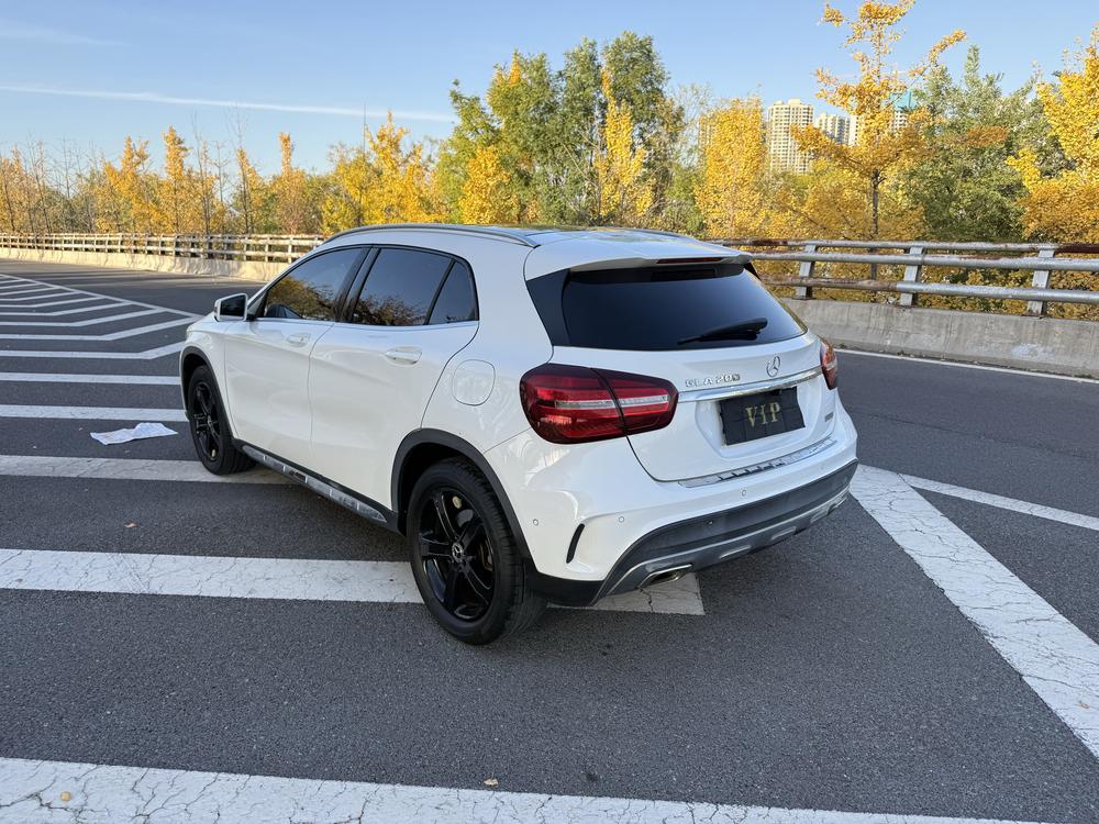 Mercedes-Benz Mercedes-Benz GLA