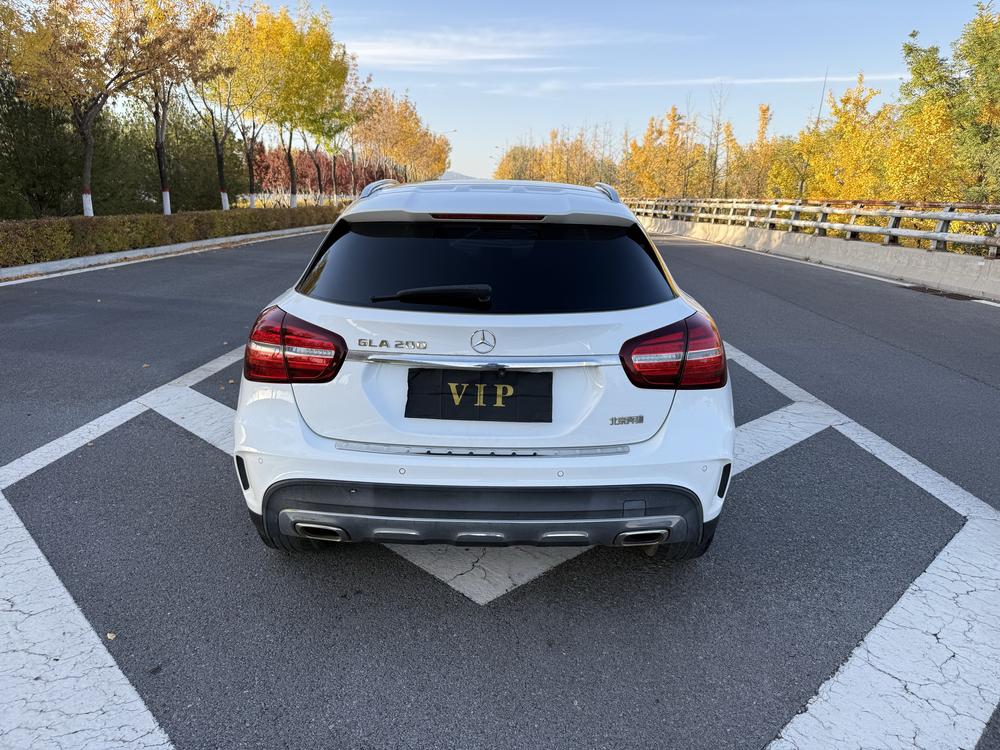 Mercedes-Benz Mercedes-Benz GLA
