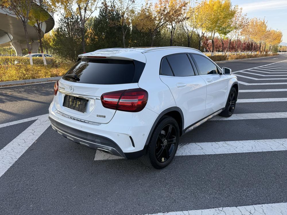 Mercedes-Benz Mercedes-Benz GLA