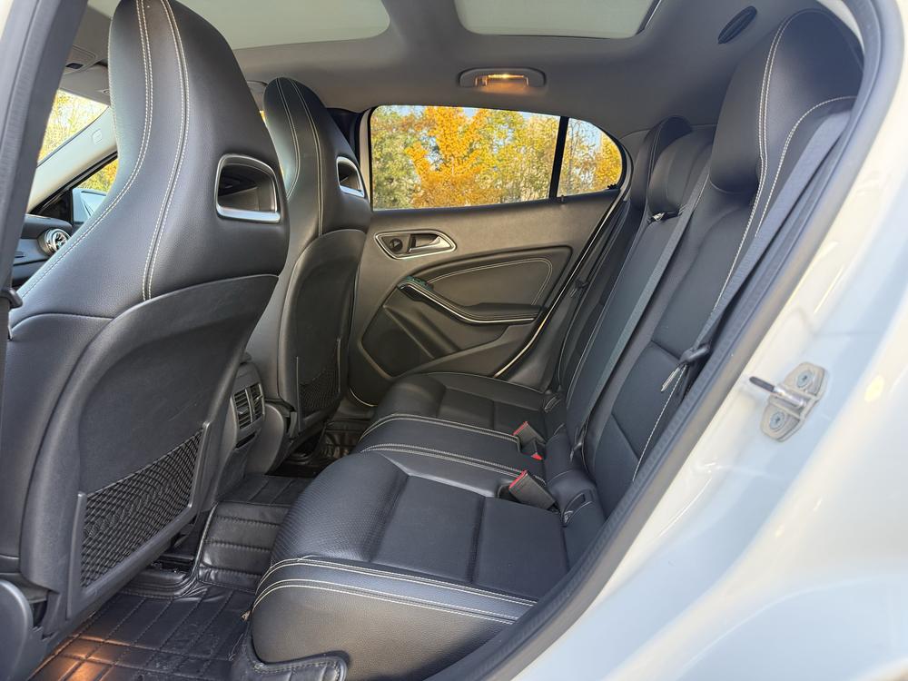 Mercedes-Benz Mercedes-Benz GLA