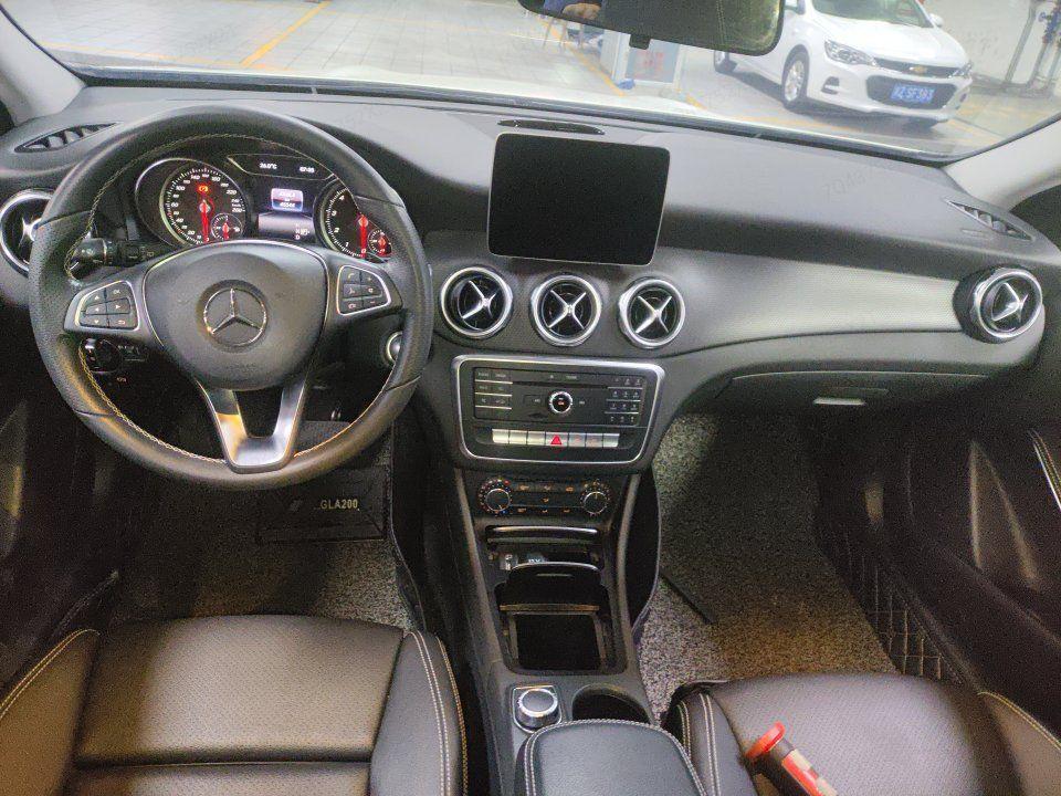 Mercedes-Benz Mercedes-Benz GLA