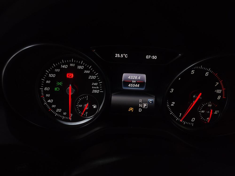 Mercedes-Benz Mercedes-Benz GLA