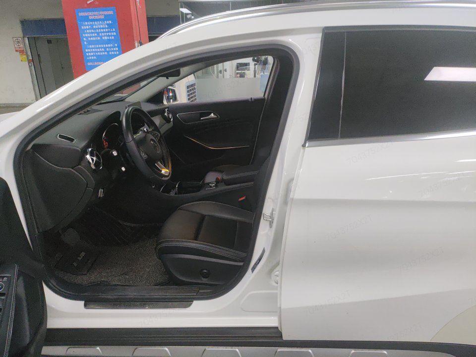 Mercedes-Benz Mercedes-Benz GLA