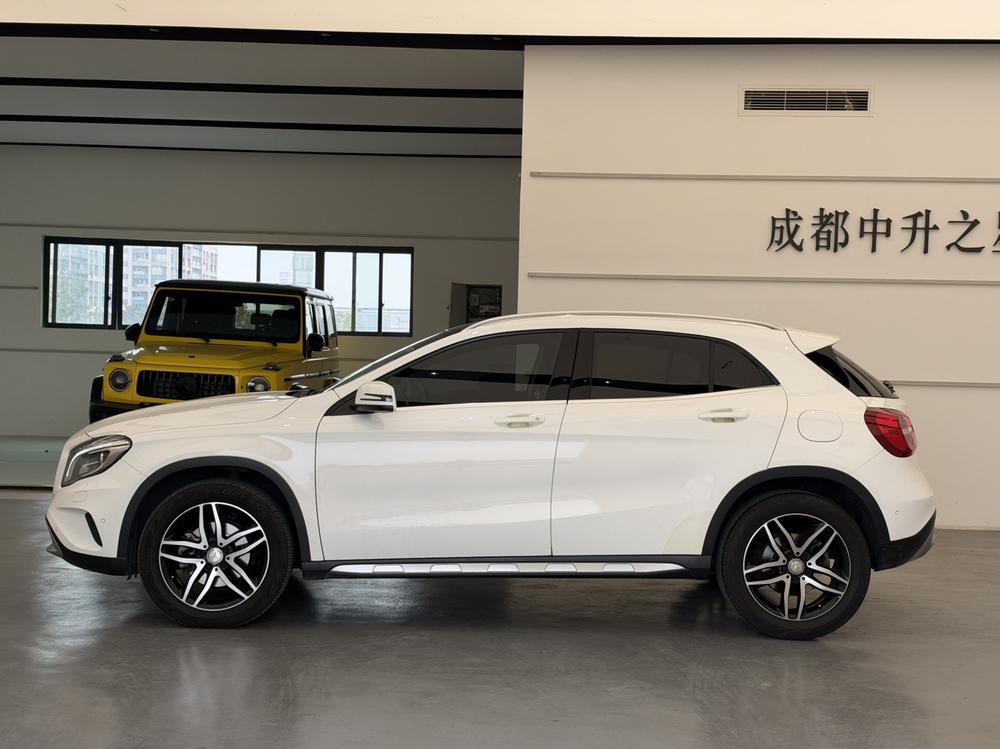 Mercedes-Benz Mercedes-Benz GLA