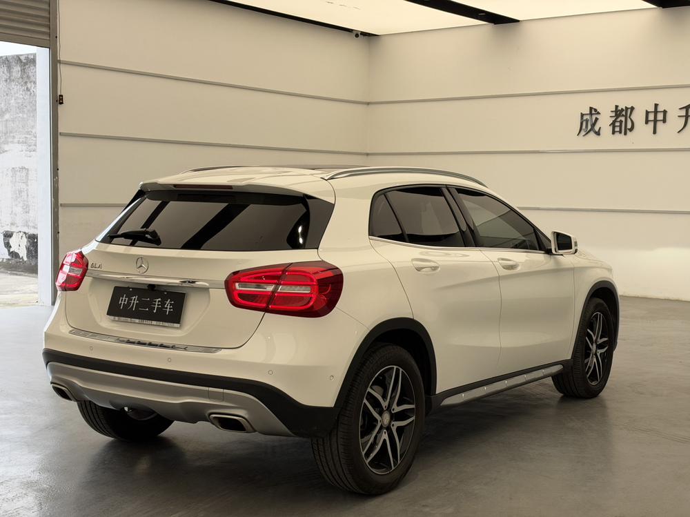 Mercedes-Benz Mercedes-Benz GLA