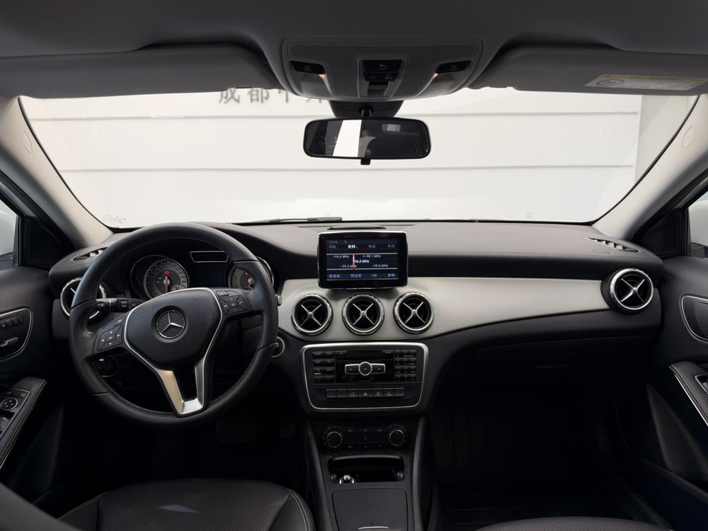 Mercedes-Benz Mercedes-Benz GLA