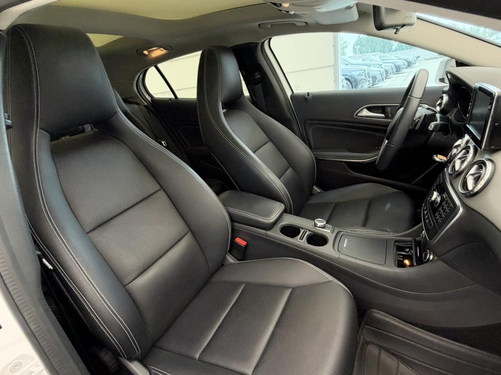 Mercedes-Benz Mercedes-Benz GLA
