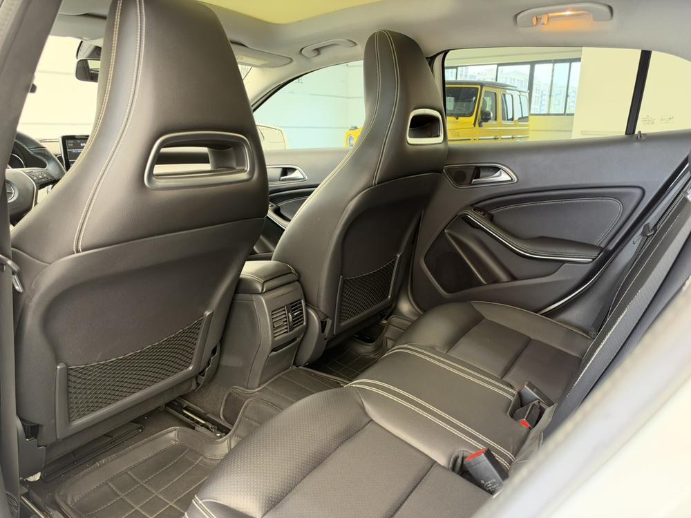 Mercedes-Benz Mercedes-Benz GLA