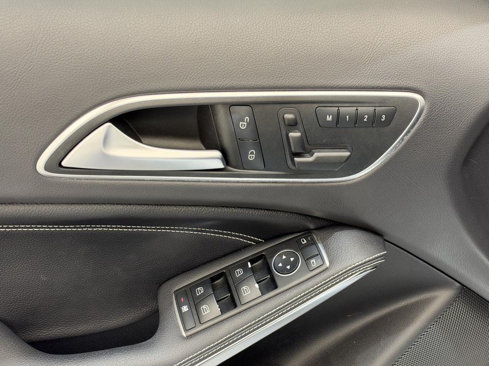 Mercedes-Benz Mercedes-Benz GLA